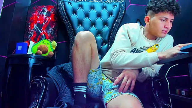 Snapshot of Ethan_Waalker chatting on March 2026 03:12:02 AM Ethan Waalker online show from March 2026 03:12:02 AM