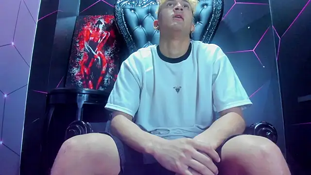 Snapshot of Ethan_Waalker chatting on March 2026 02:28:01 PM Ethan Waalker online show from March 2026 02:28:01 PM