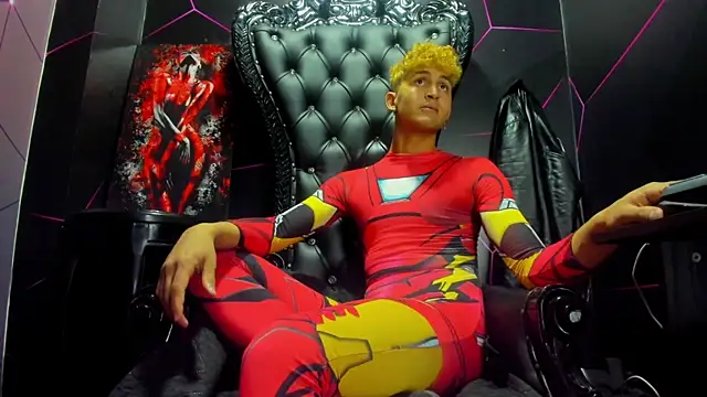 Snapshot of Ethan_Waalker chatting on April 2026 01:41:01 PM Ethan Waalker online show from April 2026 01:41:01 PM