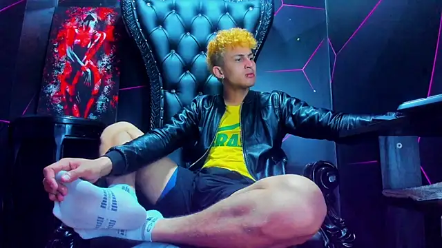 Snapshot of Ethan_Waalker chatting on April 2026 03:13:01 PM Ethan Waalker online show from April 2026 03:13:01 PM