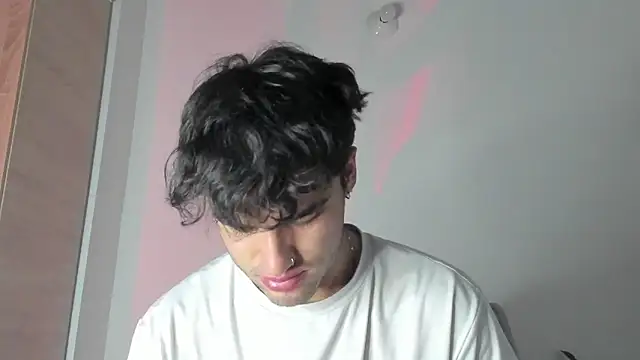 Snapshot of charlie_dicker chatting on February 2026 02:15:02 AM charlie dicker online show from February 2026 02:15:02 AM