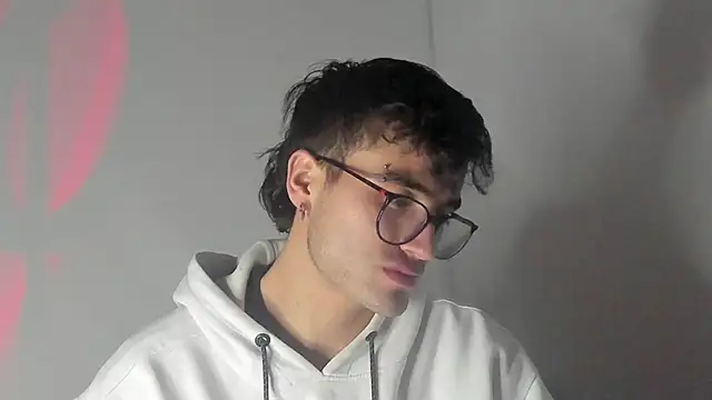 Snapshot of charlie_dicker chatting on March 2026 02:06:02 AM charlie dicker online show from March 2026 02:06:02 AM