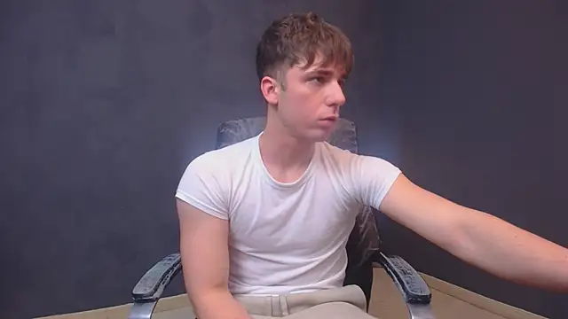 Snapshot of KellenWest chatting on December 2025 11:16:02 AM KellenWest online show from December 2025 11:16:02 AM