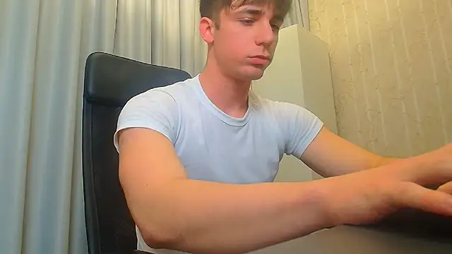 Snapshot of KellenWest chatting on December 2025 05:14:01 AM KellenWest online show from December 2025 05:14:01 AM