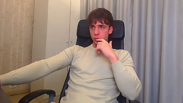 Snapshot of KellenWest chatting on December 2025 05:14:02 AM KellenWest online show from December 2025 05:14:02 AM