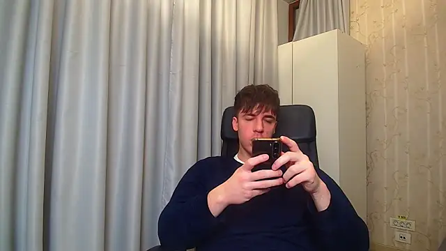 Snapshot of KellenWest chatting on January 2026 05:10:02 AM KellenWest online show from January 2026 05:10:02 AM