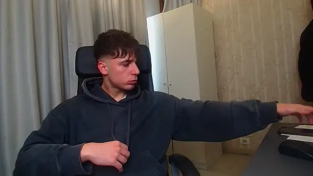 Snapshot of KellenWest chatting on January 2026 11:03:02 AM KellenWest online show from January 2026 11:03:02 AM