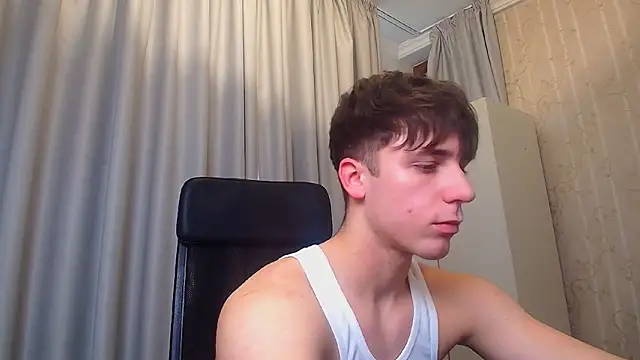 Snapshot of KellenWest chatting on February 2026 11:03:01 AM KellenWest online show from February 2026 11:03:01 AM