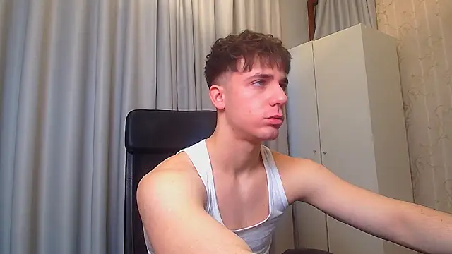 Snapshot of KellenWest chatting on February 2026 05:47:02 AM KellenWest online show from February 2026 05:47:02 AM