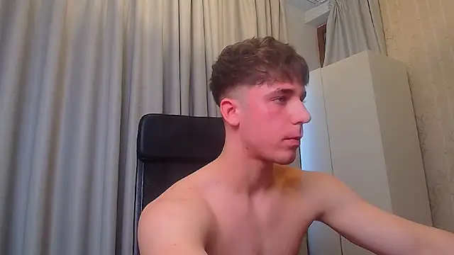 Snapshot of KellenWest chatting on February 2026 06:26:01 AM KellenWest online show from February 2026 06:26:01 AM