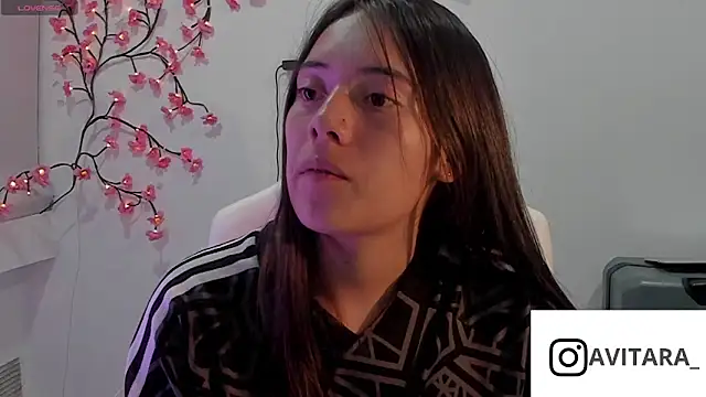 vanesita  online show from June 2026 11:48:01 PM