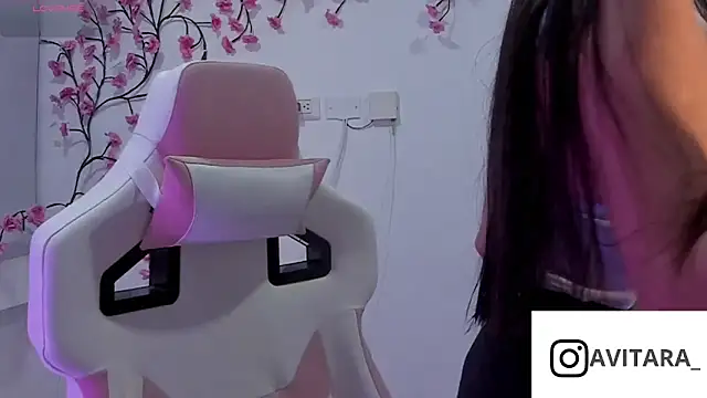 vanesita  online show from June 2026 12:04:01 AM