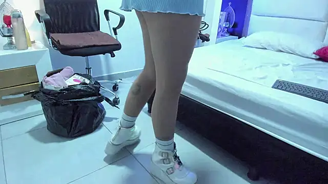 Snapshot of JuliMonroe19 chatting on February 2026 12:45:02 PM JuliMonroe19 online show from February 2026 12:45:02 PM