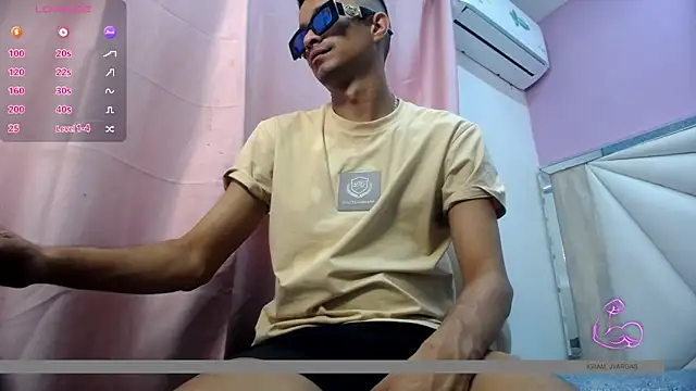 Snapshot of Ares_funn chatting on February 2026 12:59:02 PM Ares funn online show from February 2026 12:59:02 PM