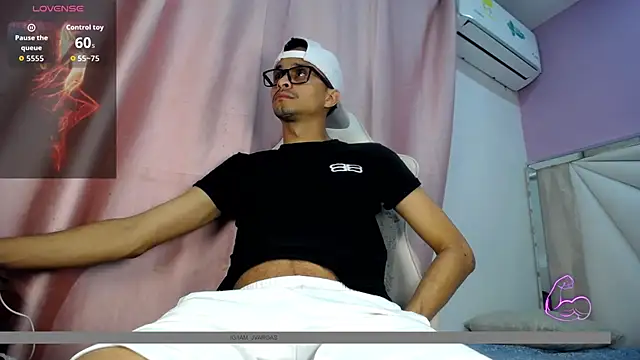 Snapshot of Ares_funn chatting on February 2026 01:16:01 PM Ares funn online show from February 2026 01:16:01 PM