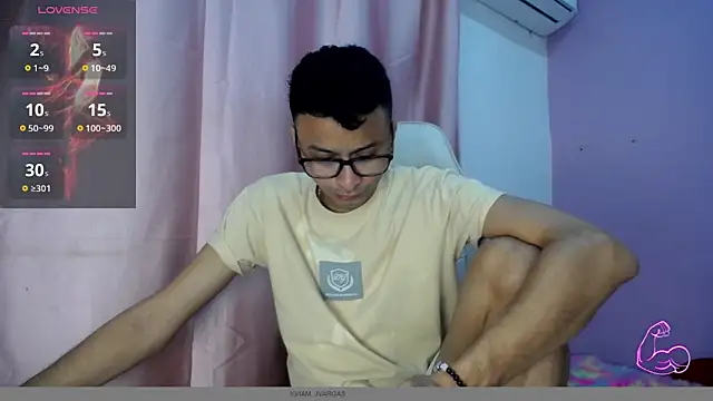 Snapshot of Ares_funn chatting on March 2026 12:18:01 PM Ares funn online show from March 2026 12:18:01 PM