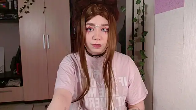 Snapshot of Yuly_Soft chatting on December 2025 04:13:01 PM Yuly Soft online show from December 2025 04:13:01 PM