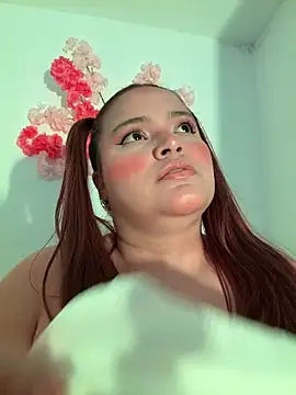 Snapshot of melanie_hh1 chatting on February 2026 05:28:02 AM melanie hh1 online show from February 2026 05:28:02 AM