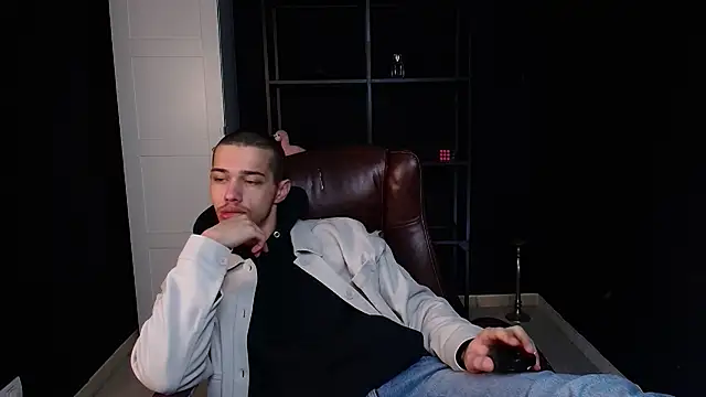 Snapshot of KaydenDrew chatting on February 2026 05:13:02 AM KaydenDrew online show from February 2026 05:13:02 AM