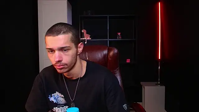 Snapshot of KaydenDrew chatting on February 2026 05:23:01 AM KaydenDrew online show from February 2026 05:23:01 AM