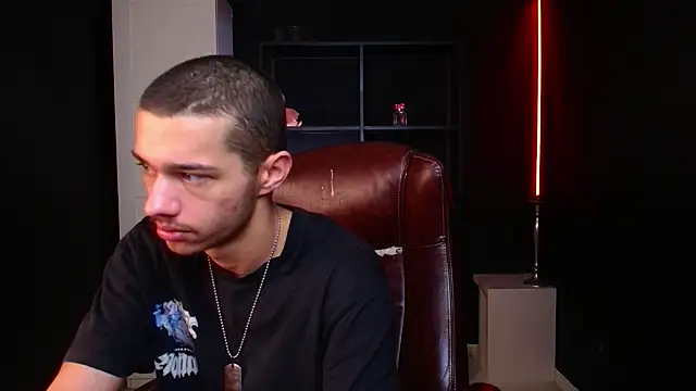 Snapshot of KaydenDrew chatting on February 2026 05:02:02 AM KaydenDrew online show from February 2026 05:02:02 AM