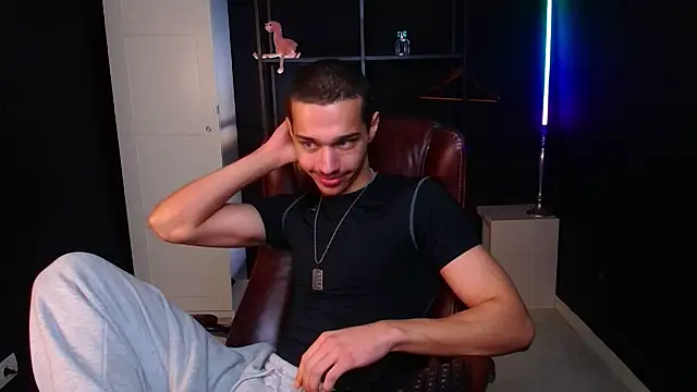 Snapshot of KaydenDrew chatting on February 2026 07:51:01 AM KaydenDrew online show from February 2026 07:51:01 AM