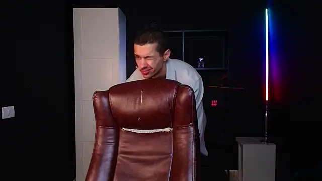 Snapshot of KaydenDrew chatting on February 2026 05:14:01 AM KaydenDrew online show from February 2026 05:14:01 AM