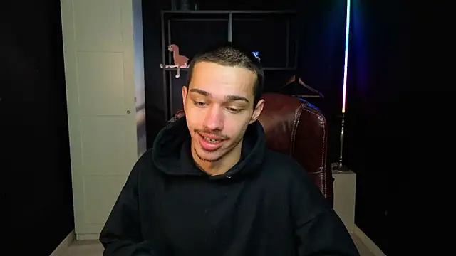 Snapshot of KaydenDrew chatting on February 2026 05:47:02 AM KaydenDrew online show from February 2026 05:47:02 AM