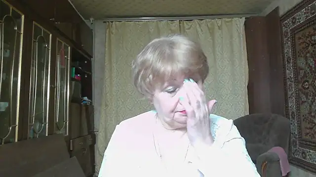 Casey peach online show from May 2026 06:05:01 PM