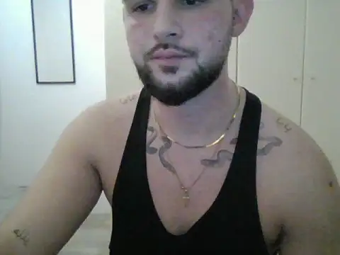 Snapshot of LunaFoxTip chatting on December 2025 08:26:02 PM LunaFoxTip online show from December 2025 08:26:02 PM