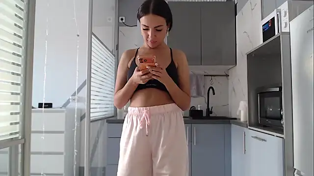 Snapshot of MilaMex chatting on April 2026 09:58:02 AM MilaMex online show from April 2026 09:58:02 AM