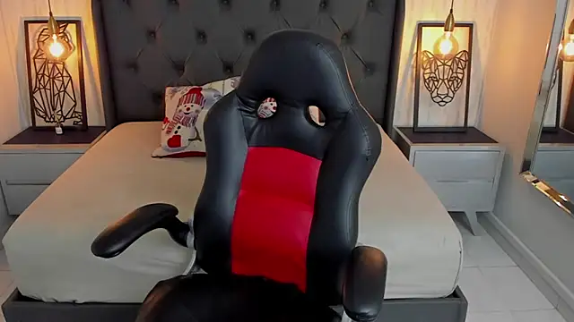 Snapshot of angelinemore chatting on December 2025 08:04:01 PM angelinemore online show from December 2025 08:04:01 PM