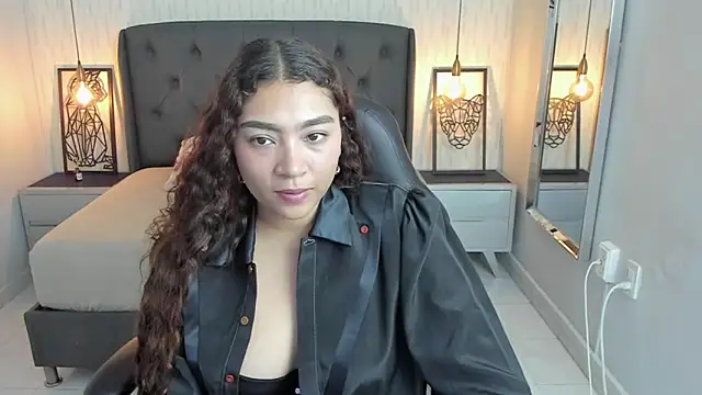 Snapshot of angelinemore chatting on December 2025 07:44:01 PM angelinemore online show from December 2025 07:44:01 PM