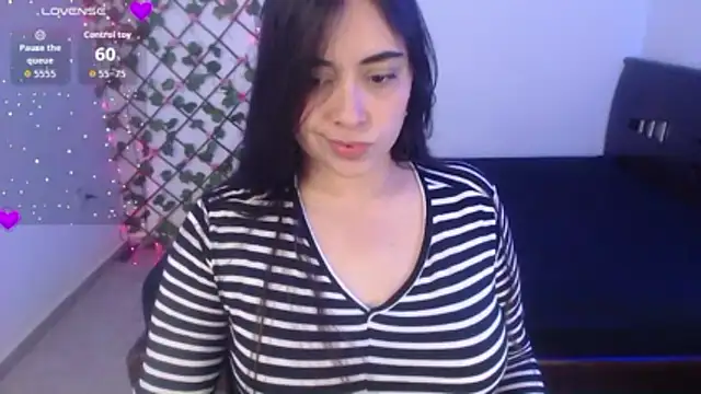 Snapshot of latin_mommy_ chatting on December 2025 01:28:01 PM latin mommy online show from December 2025 01:28:01 PM