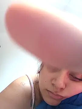 latin mommy  online show from March 2026 01:00:01 PM