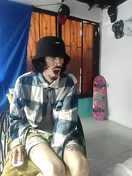 Snapshot of sk8-boy chatting on January 2026 01:15:01 PM sk8-boy online show from January 2026 01:15:01 PM