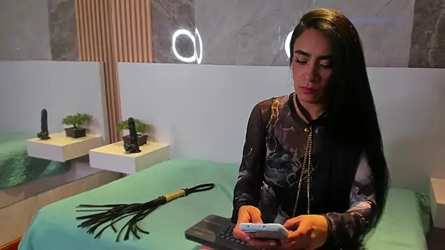 Snapshot of PamelaRed_ chatting on December 2025 08:06:01 PM PamelaRed online show from December 2025 08:06:01 PM