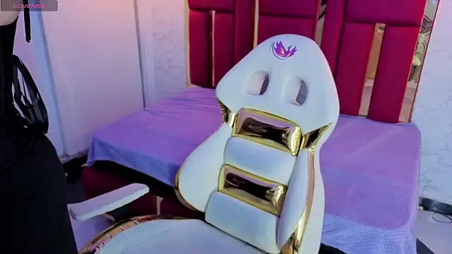 Snapshot of morgana_white chatting on February 2026 06:33:02 PM morgana white online show from February 2026 06:33:02 PM