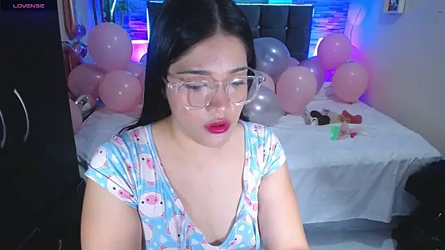 Snapshot of Valeri_hot22 chatting on February 2026 08:26:01 PM Valeri hot22 online show from February 2026 08:26:01 PM