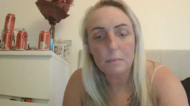 Snapshot of theblondecocklover chatting on April 2026 06:58:02 PM theblondecocklover online show from April 2026 06:58:02 PM