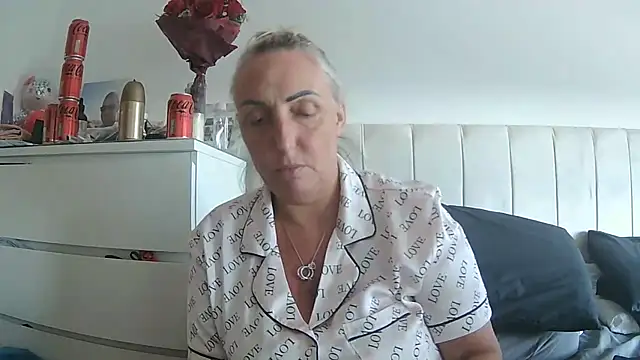 Snapshot of theblondecocklover chatting on April 2026 05:28:01 PM theblondecocklover online show from April 2026 05:28:01 PM