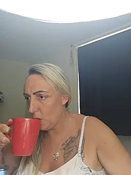 Snapshot of theblondecocklover chatting on April 2026 08:12:02 AM theblondecocklover online show from April 2026 08:12:02 AM