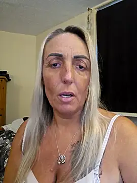 Snapshot of theblondecocklover chatting on May 2026 07:23:02 PM theblondecocklover online show from May 2026 07:23:02 PM