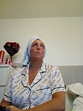 Snapshot of theblondecocklover chatting on May 2026 08:26:02 PM theblondecocklover online show from May 2026 08:26:02 PM