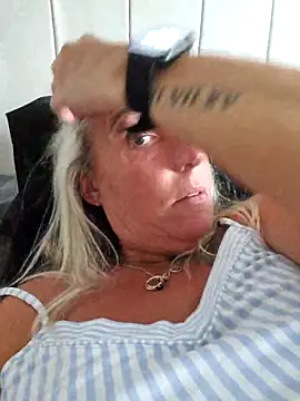 Snapshot of theblondecocklover chatting on May 2026 05:15:02 AM theblondecocklover online show from May 2026 05:15:02 AM