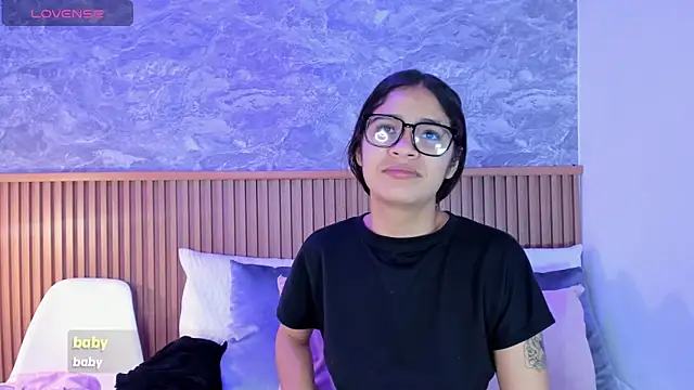 Snapshot of alina_souvage_ chatting on February 2026 06:28:02 PM alina souvage online show from February 2026 06:28:02 PM