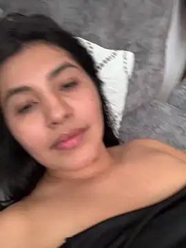sarah benz  online show from May 2026 06:57:02 PM