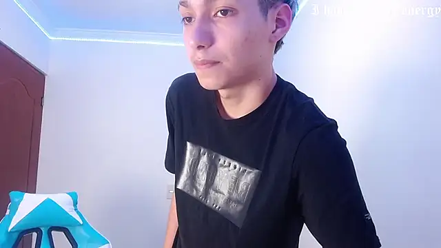 Snapshot of harry_jonshon69 chatting on January 2026 12:58:02 AM harry jonshon69 online show from January 2026 12:58:02 AM