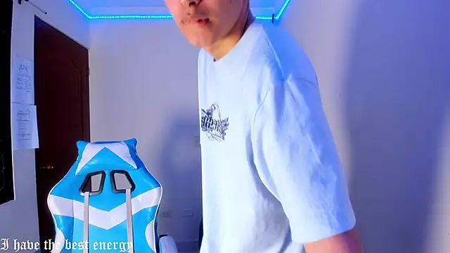 Snapshot of harry_jonshon69 chatting on February 2026 01:44:02 AM harry jonshon69 online show from February 2026 01:44:02 AM