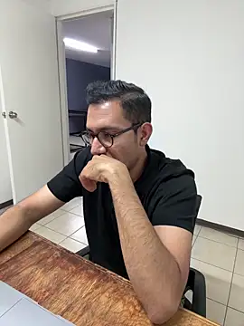 Snapshot of AdrianGarcia89 chatting on May 2026 01:25:02 AM AdrianGarcia89 online show from May 2026 01:25:02 AM